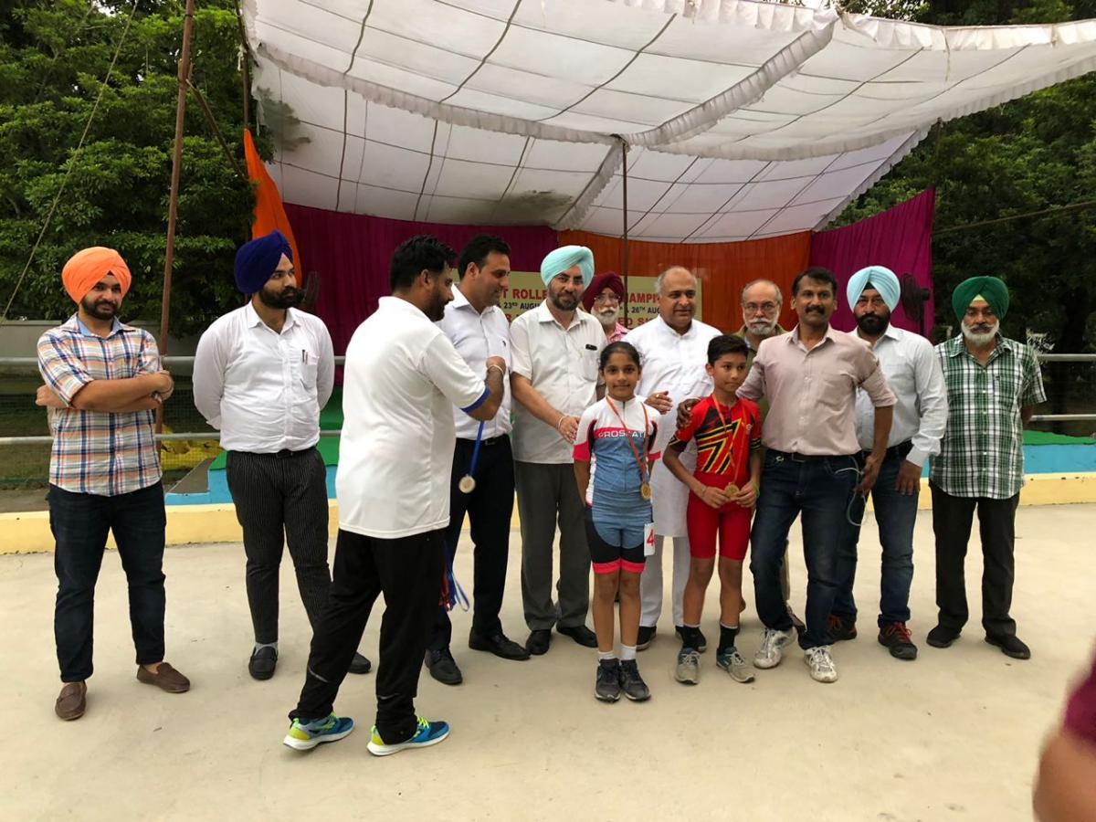 3000 M Gold 08-12 Years Girls